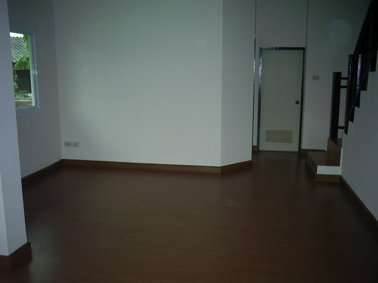 Photo by :: พรจิตร