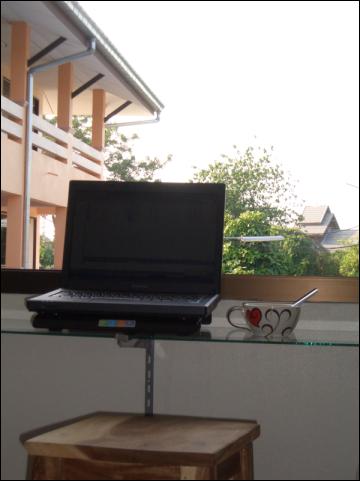 Photo by :: ���