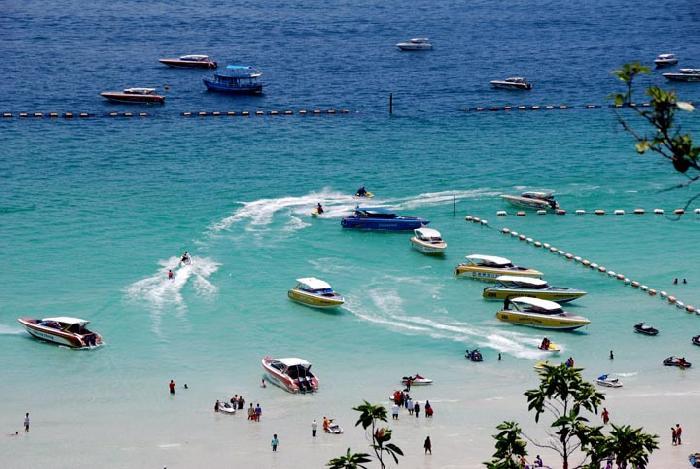 Photo by :: ลมหลวง