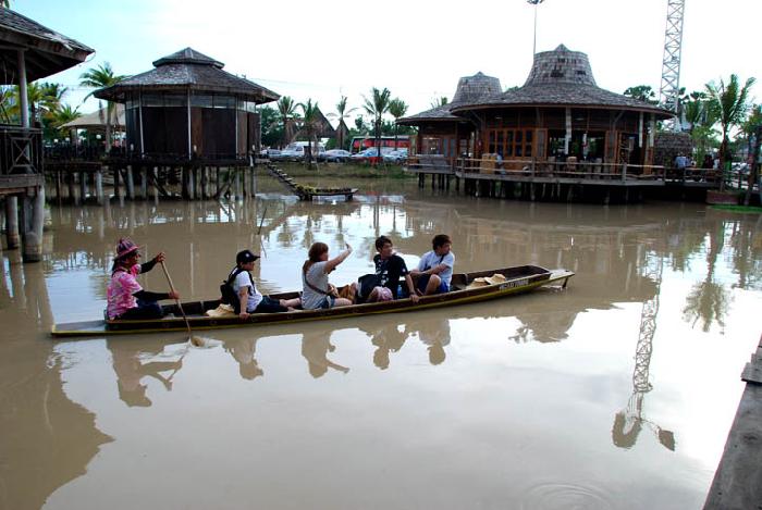 Photo by :: ����ǧ