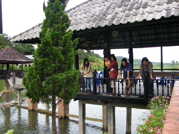 Photo by :: �����