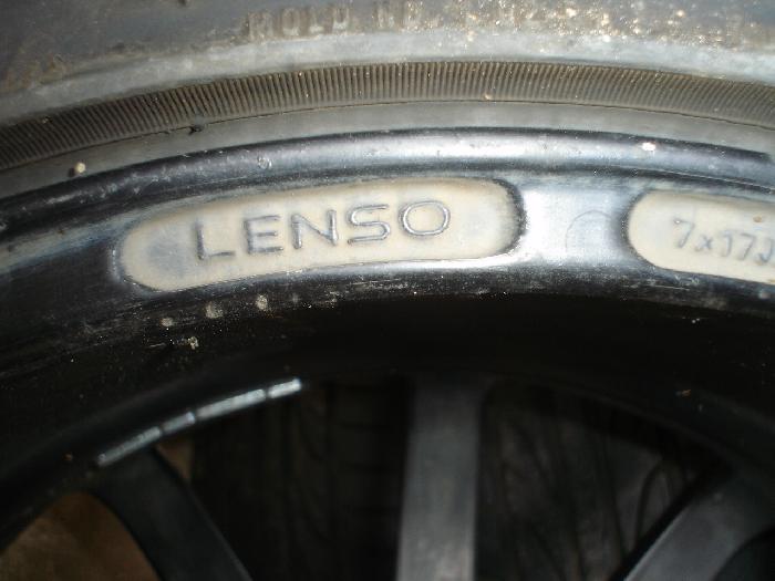 Photo by :: ���