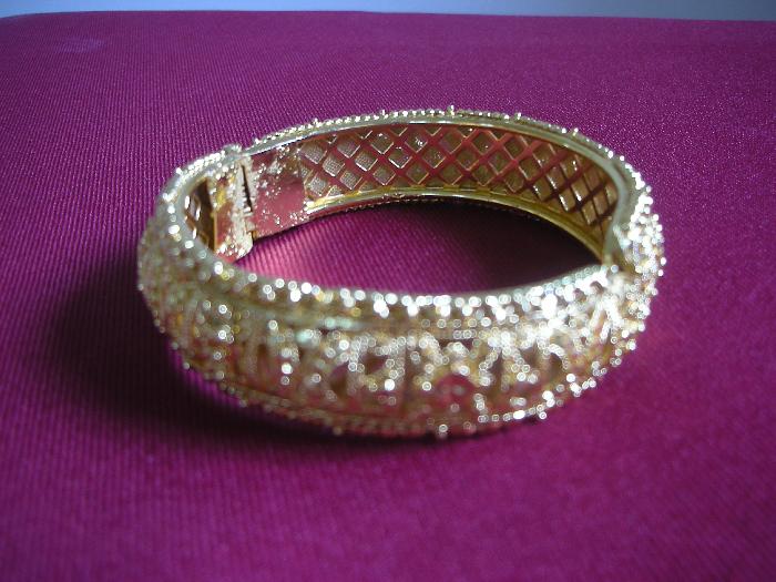 Photo by :: �����