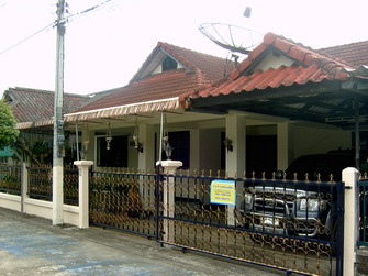 Photo by :: �����