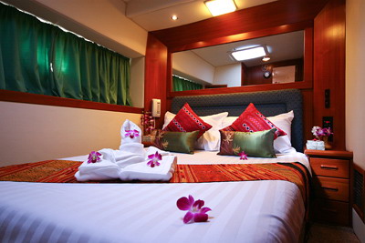 Photo by :: �س���