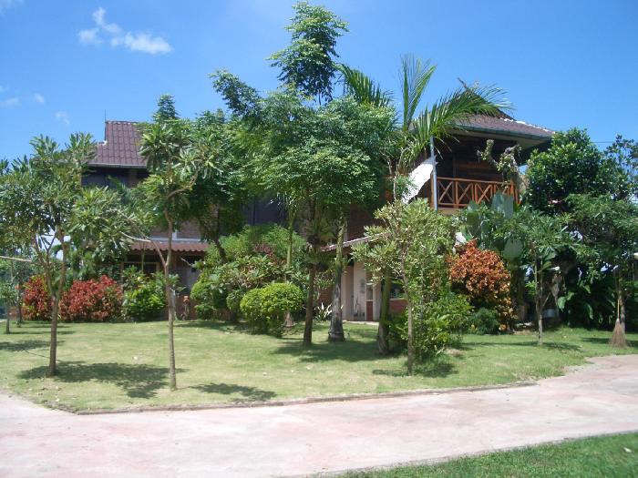 Photo by :: ���