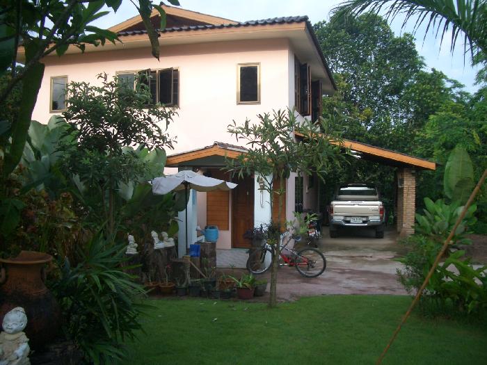 Photo by :: ���