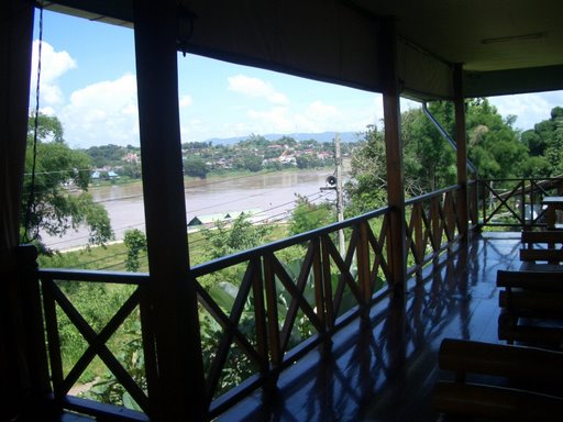 Photo by :: ���