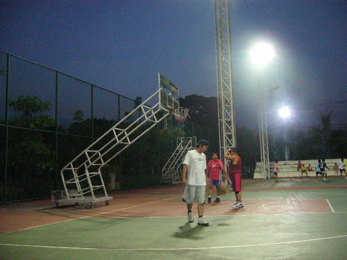 Photo by :: ชุมชมบาสเกาะลอย