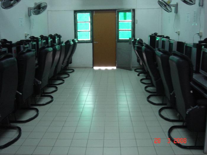 Photo by :: ���