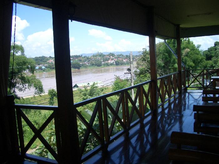 Photo by :: ���