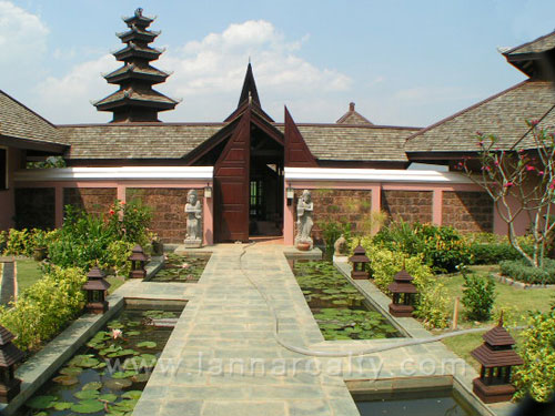 Photo by :: วรนาถ